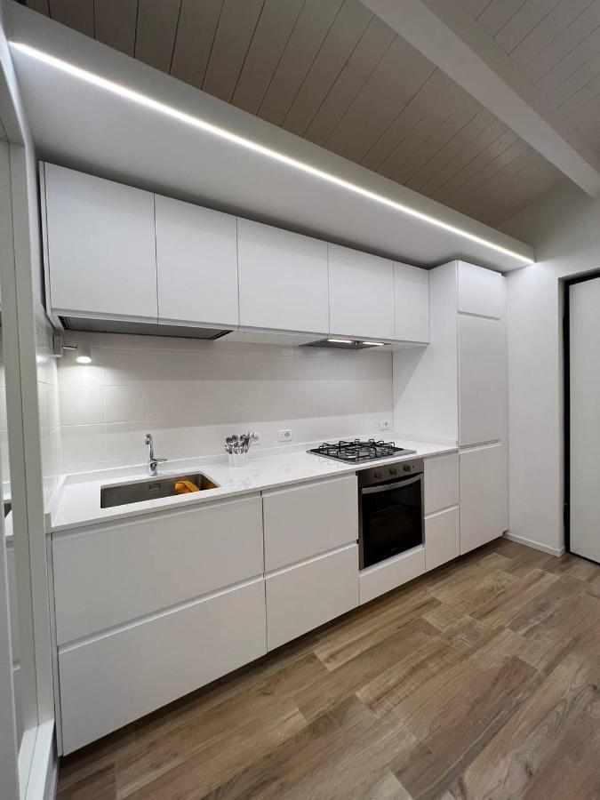 Апартаменты Casa Klimt Vicinissima Al Mare Parcheggio Privato Gratuito Se Disponibile Пескара Экстерьер фото